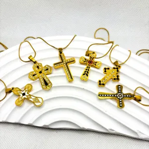 Collier Pendentif Croix Mauvais Œil en Acier Inoxydable Plaqué Or 18K pour Femmes Hommes Émail Strass Bijoux Géométriques