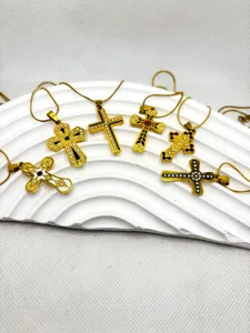 Détails du collier pendentif en acier titane strass croix goutte d'huile or 18K bijoux accessoires