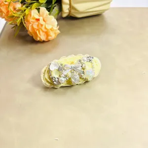 Pince à cheveux nœud perle strass de luxe, élégant accessoire de coiffure pour femme.