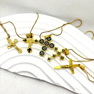 Ensemble de collier croix en acier inoxydable rétro français, pendentif or vintage accessoires bijoux.