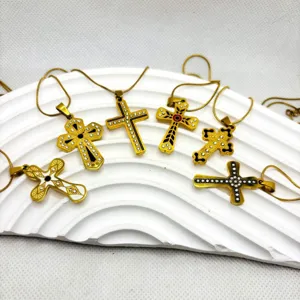 Collier Pendentif Croix Strass Plaqué Or 18K en Acier Inoxydable Mode Bijoux Set