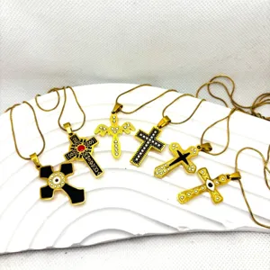 Collier Croix en Acier Titane Plaqué Or Tendance Gothique Mauvais Œil Pendentif en Strass Collier pour Hommes Femmes Bijoux de Mode Vintage