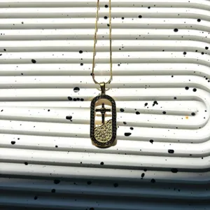 Collier Pendentif Croix en Acier Inoxydable Plaqué Or Bijou Tendance Mode Homme Femme