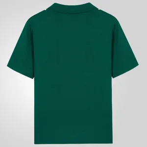 Donkergroene gebreide heren polo shirt detail, fijne gebreide textuur en klassieke korte mouwen.