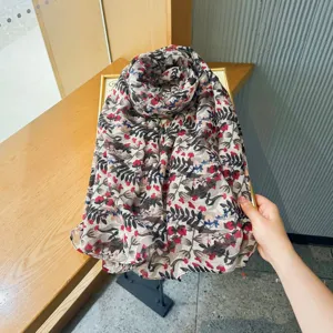 Summer floral print women's long scarf retro ethnic style breathable sun protection shawl.