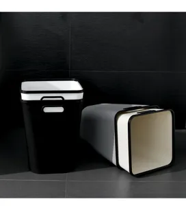 Nordischer quadratischer Mülleimer Detailansicht mit modernem Doppelschicht Design