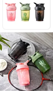Draagbare plastic shaker fles voor fitness proteïne shakes, 350ml sport waterbeker met handvat.