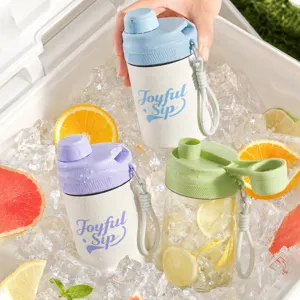 Bouteille d'eau en verre portable avec couvercle en silicone, tasse shaker élégante.