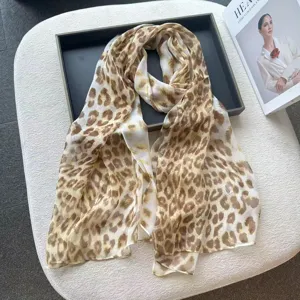 Erhöhter Stil mit modischem Leopardenmuster Chiffonschal Damen Reisesonnenschutz Schal.