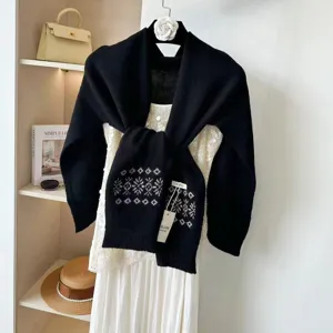 Women's Pure Wool Retro Knitted Jacquard Shawl Winter Warm Versatile Layered Scarf Elegant Casual Outerwear