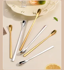 Japanische Edelstahl Rührlöffel, lange Kaffeelöffel und Dessertlöffel für die Küche.