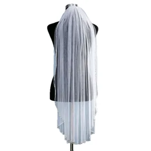 Velo da sposa corto bianco con bordo di perle, velo nuziale monostrato elegante per le spose.