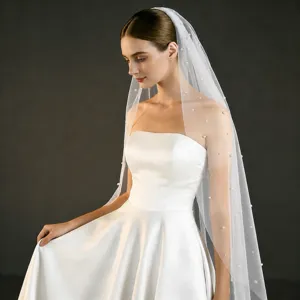 Elegante witte bruidssluier met parels, enkele laag korte trouwsluier voor bruiloft.