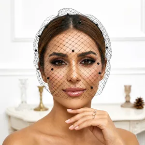Cerchietto con velo a rete nero da sposa francese con decorazioni di perle per feste