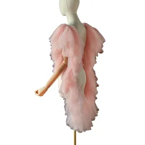 Scialle da braccio in tulle a volant stratificati rosa accessorio da sposa