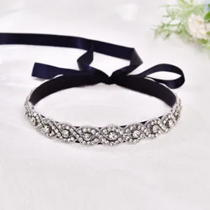 Cintura da sposa in strass fatta a mano con perle di cristallo e nastro nero.