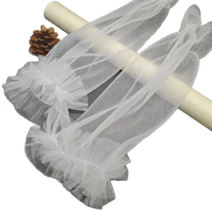 Manchons de mariée en tulle plissé blanc, élégantes manches de bras avec poignet élastique chic.