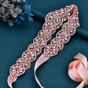 Cintura da sposa in strass oro rosa fatta a mano con nastro rosa per abito da sposa
