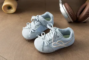 Zapatillas deportivas azul claro niños diseño lazo lindo zapatos casuales suela suave