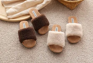 Pantoufles duveteuses et confortables pour femmes, chaussures plates élégantes à bout carré.