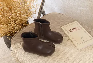 Estilo británico botas cortas puntera partida marrones botines de moda para niñas