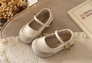 Chic toddler girls Mary Jane flat shoes, sweet bow strap and soft sole princess shoes.