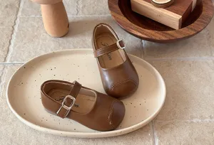 French style brown girls Mary Jane flat shoes with soft sole and cute princess design.