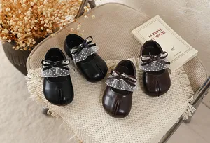 Zapatos de cuero de punta partida para niñas con lazo de encaje, bonitos zapatos de princesa.