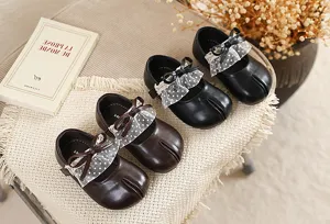 Zapatos de piel para niñas con lindo lazo y volantes de encaje de lunares para primavera otoño.