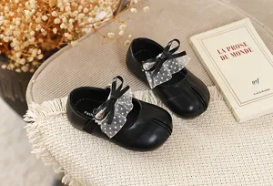 Zapatos de princesa de cuero con lazo de encaje, suela blanda, estilo dulce y bonito.