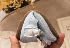 Flexible Glitzer Kleinkind Mädchen Prinzessin Schuhe mit Perle und Schleife für den Alltag.