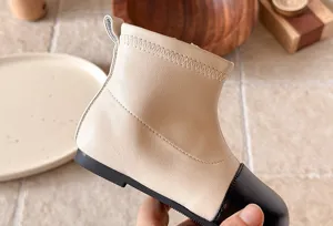 Modische zweifarbige Kinder Stiefeletten in Beige Schwarz mit weicher bequemer Sohle Schuhe