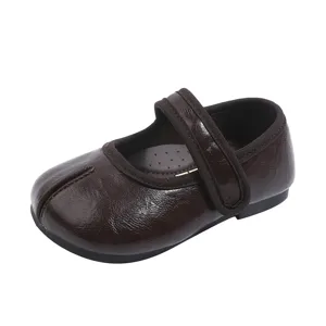 Bruine lakleren split-toe mary jane kinderschoenen, zachte zool Koreaanse prinsessenschoenen.