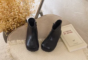 Botas de estilo británico para niños con punta dividida otoño primavera suela blanda botines