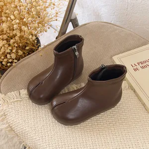 Botas de moda estilo británico con punta dividida para mujer zapatos cortos marrones otoño