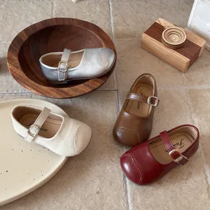 Chic children leather shoes for girls, stylish soft sole mary jane flats for spring and autumn.