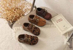 Zapatos retro de cuero para niños, estilo Mary Jane lindo con hebillas dobles y suela suave.