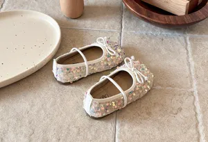 Jolis chaussons Mary Jane à paillettes pour filles, chaussures de princesse souples et brillantes.