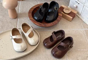 Zapatos Mary Jane retro para niños de cuero suave, elegantes zapatos de princesa para niñas.