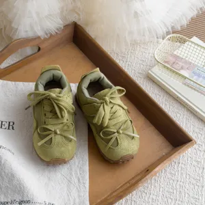 Baskets rétro à nœud pour enfants, chaussures plates élégantes vert clair pour le printemps.