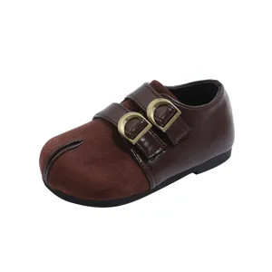 Zapatos de cuero retro para niñas, bonitas Mary Jane de doble hebilla con suela suave.