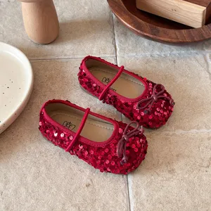Belles chaussures plates à paillettes rouges pour filles, souliers de princesse au printemps.