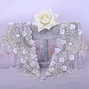 Aplicaciones de hombro con cuentas y lentejuelas hechas a mano para vestido de novia