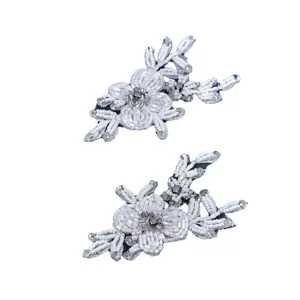 Weisse handgemachte perlen spitze blume patches paar, elegante strass schuhe kleidung zubehoer.