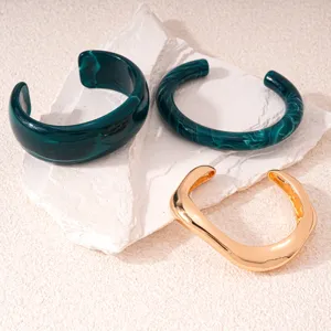 Geometrisches unregelmäßiges offenes Armband Set, luxuriöser minimalistischer Damenschmuck.