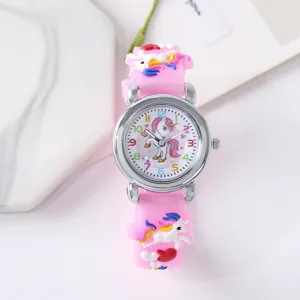Kinder niedliche Einhorn Quarzuhr mit rosa Silikonarmband und bunten Zifferblatt.