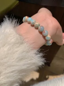 Bracelet de perles en pierre naturelle coloree pour femmes, bijoux tendance et elegant chic.