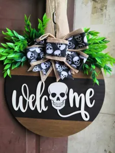 Halloween wooden door sign hanging decoration with skull pattern and welcome text for party.