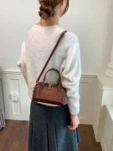 Bolso Boston retro de ante marrón para mujer con correa cruzada, elegante bolso de hombro.