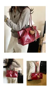 Women large capacity tote bag vintage casual PU leather shoulder handbag with heart charm